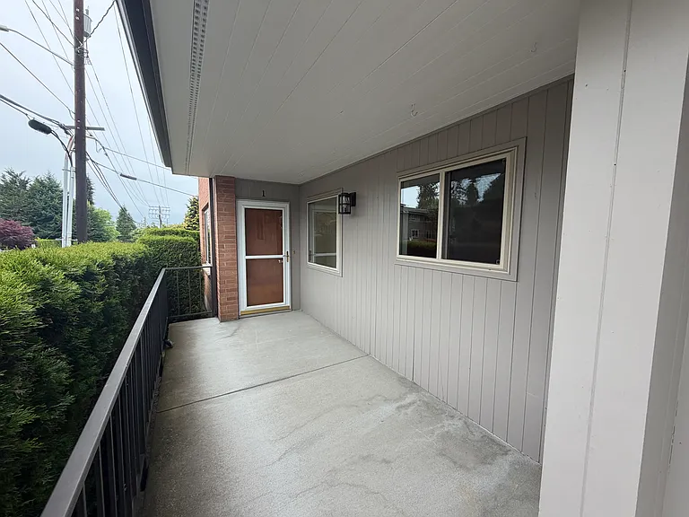 405 Walnut St #1 — Photo 19