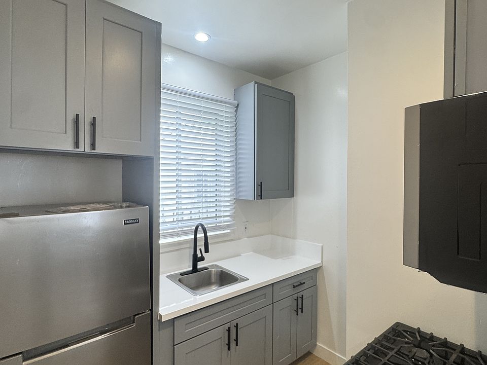 1st image of 2618 West Blvd #2618