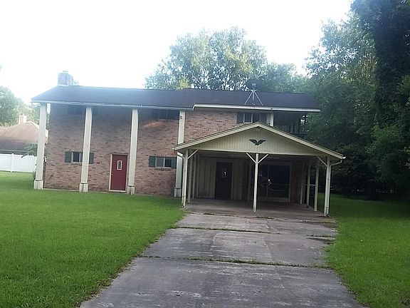 3rd image of 105 Ash Ln