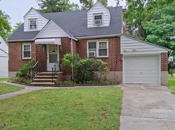 596 Broad Avenue, Leonia, NJ 07605
