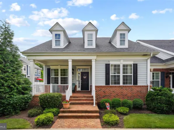 51 Steeplechase Dr, La Plata, MD 20646