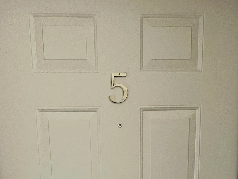 1109 Walton Ave #5
