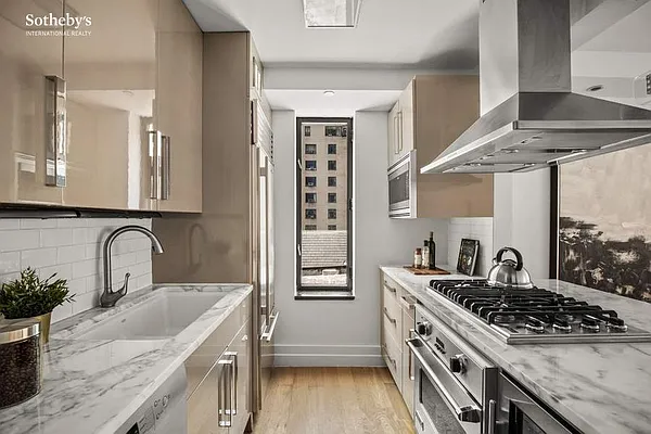 Sold by Sotheby's International Realty | media 4