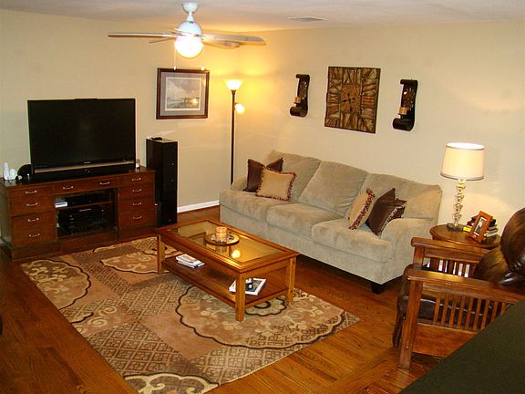 4th image of 3139 Castlewood St