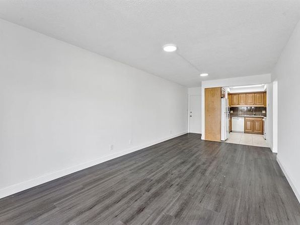 510 Lakeshore Dr APT 21
