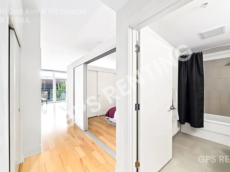 2911 2nd Ave #712 — Photo 4
