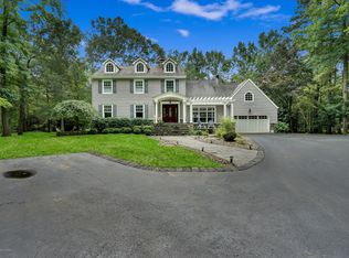 289 Cranberry Rd, Farmingdale, NJ 07727