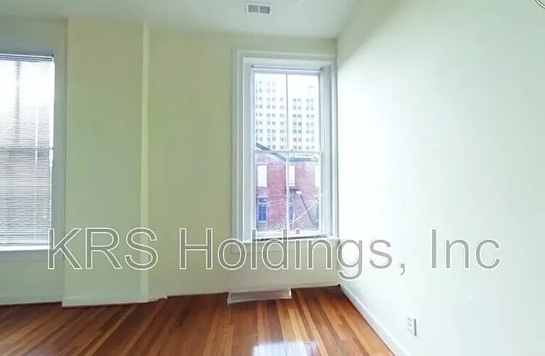 123 E Broad St #2B — Photo 2