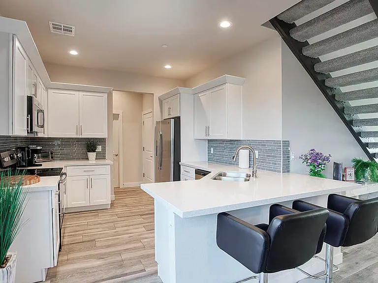 4422 N 14th St #1 — Photo 3