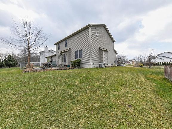 3rd image of 565 Oakhurst Dr