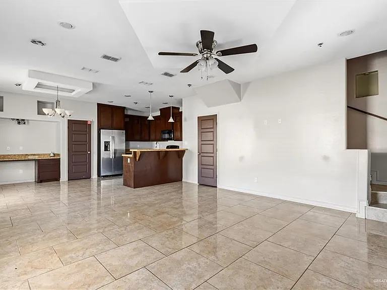 1201 Daffodil Ave #C — Photo 3