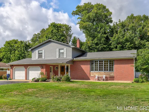 730 Larkwood Dr, Holland, MI 49423