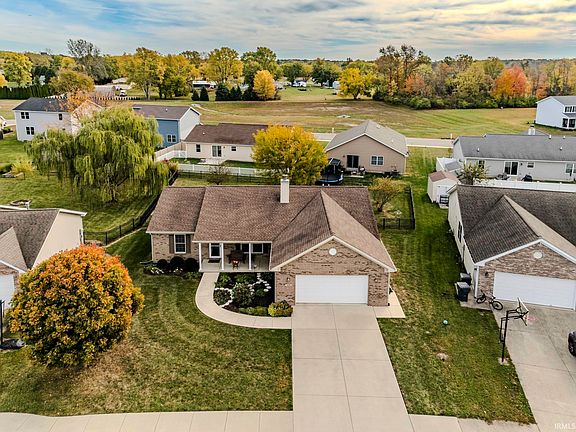 3rd image of 1816 N Sandal Wood Dr