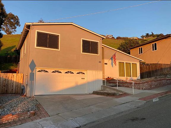 3rd image of 15974 Cambrian Dr