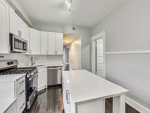 2nd image of 1809 N Francisco Ave APT 1