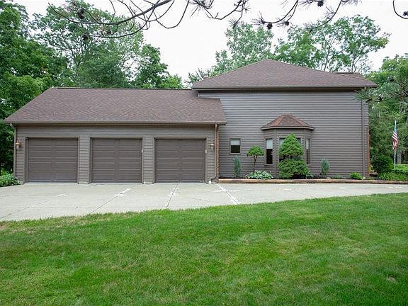 5th image of 14450 Regency Dr