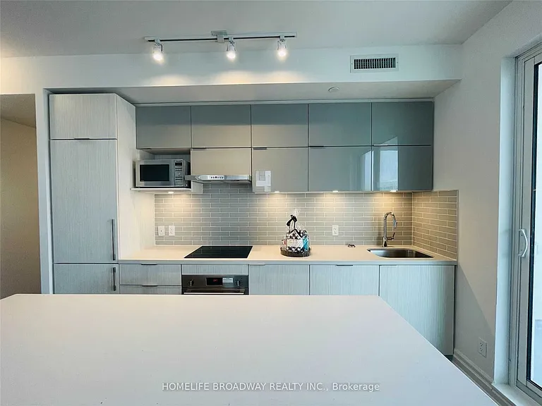 18 Rouge Valley Dr W #506 — Photo 5