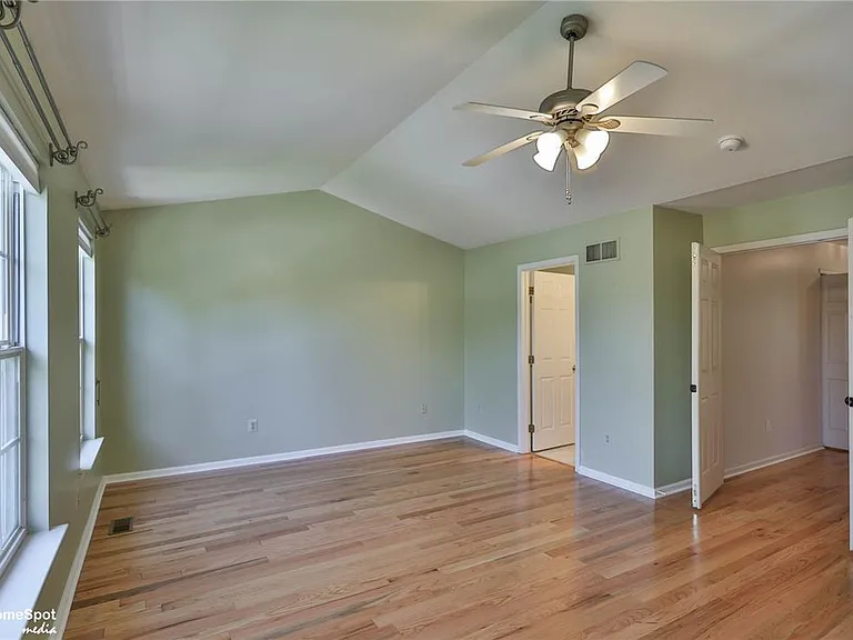8149 Cross Creek Cir — Photo 26