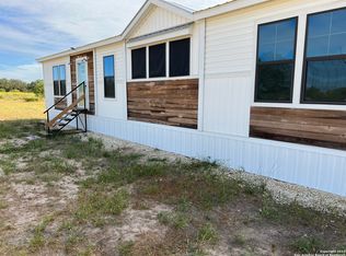 1045 Meadows Rd, Poteet, TX 78065