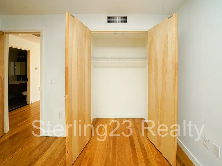 2541 22nd St #2 — Photo 4