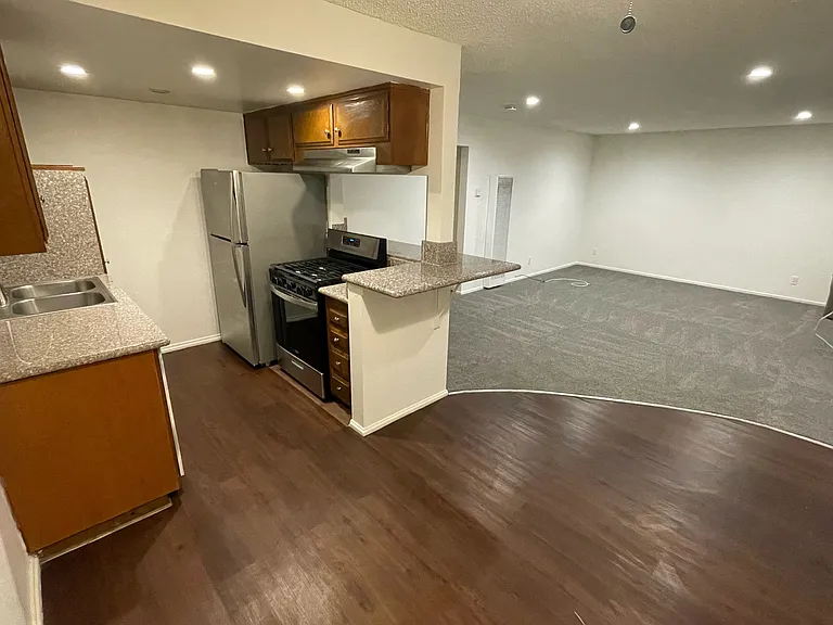 Kahlua Apartments — Photo 19