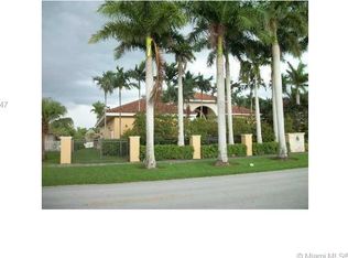 9325 SW 144th St, Miami, FL 33176