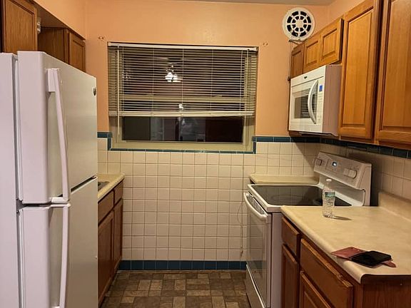 2nd image of 4441 Ridgeview Ave #1