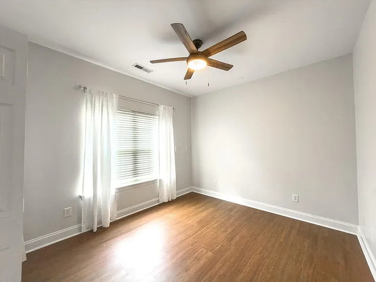 102 Manning Ct — Photo 11