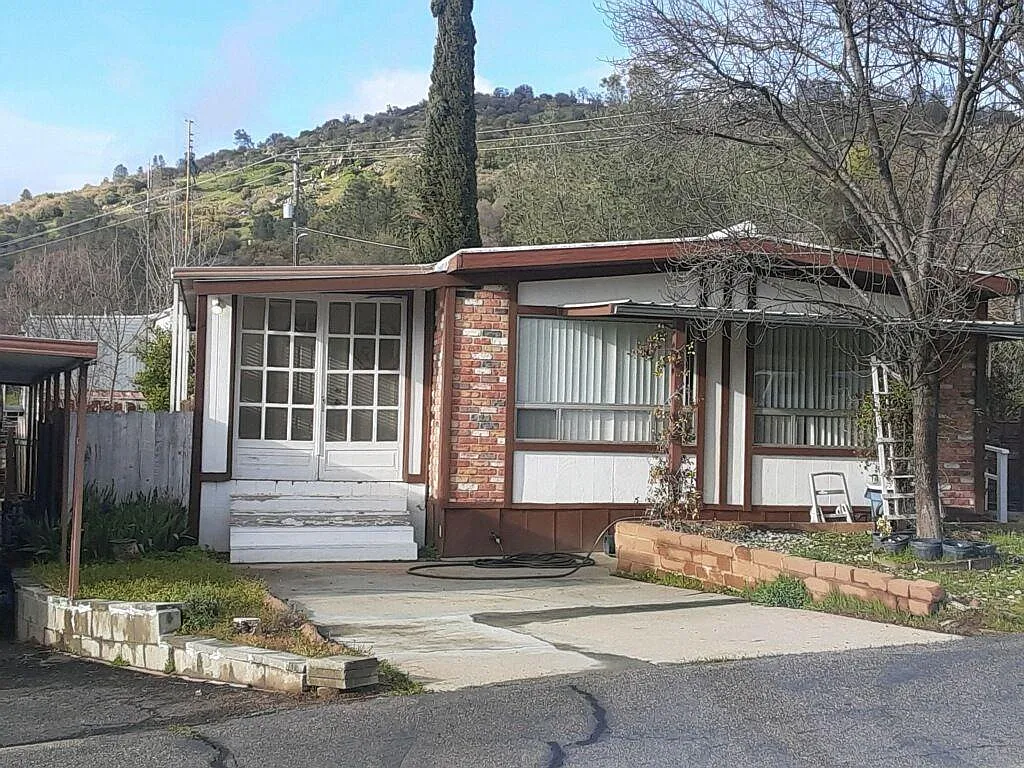 33751 Powerhouse Rd Space 8 photo 1