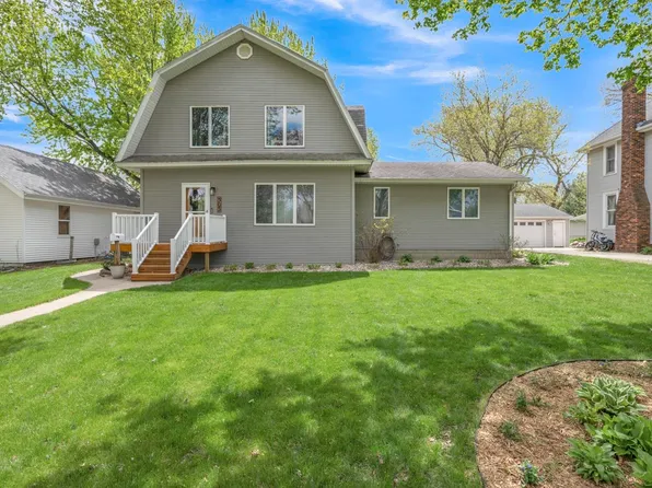 505 20th St, Spirit Lake, IA 51360