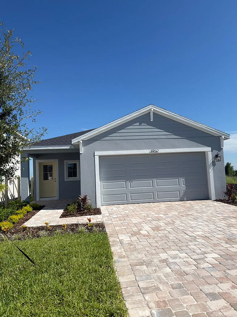 3 bed, 1480 sqft, $1,900 — Photo 1