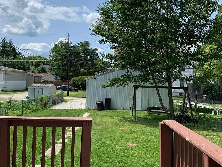 100 Circular St — Photo 19