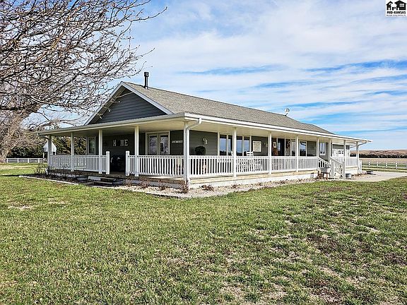 4th image of 372 Wells Fargo Rd