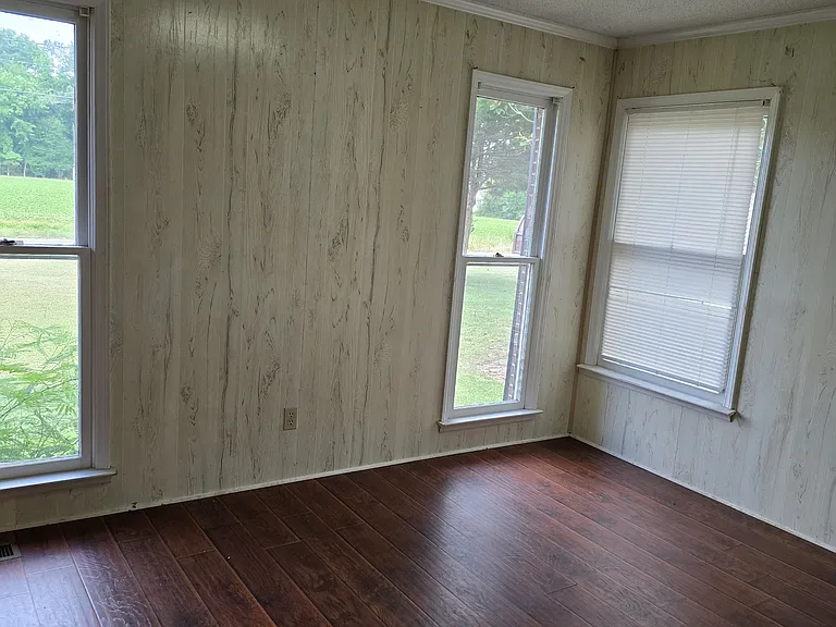 401 Pecan St — Photo 15