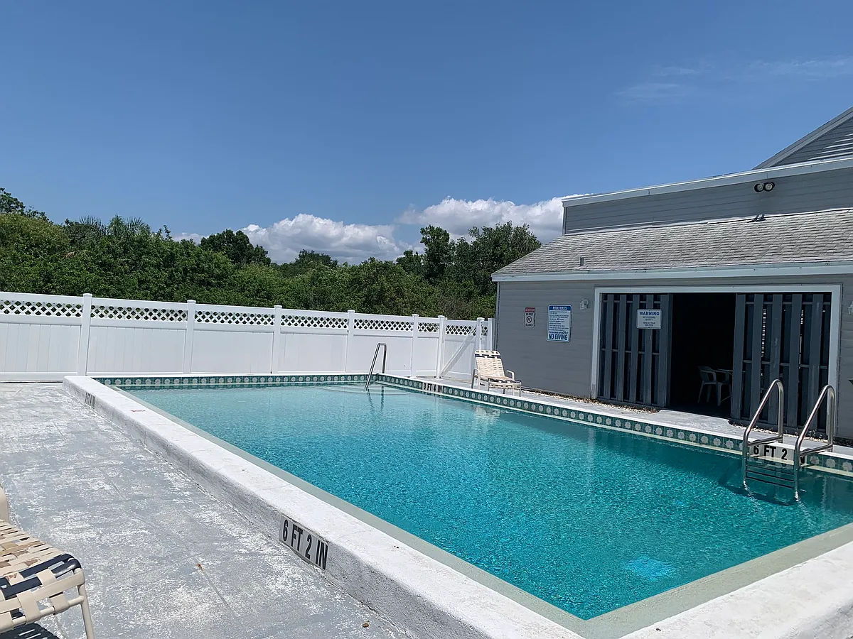Building Photo - 255 Fenwick Dr #18