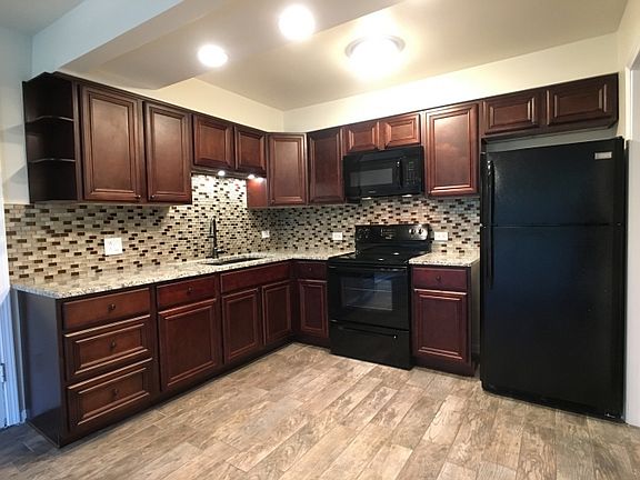 3rd image of 5520 E Lake Dr APT A