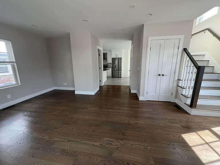 19 Loomis Ave — Photo 16