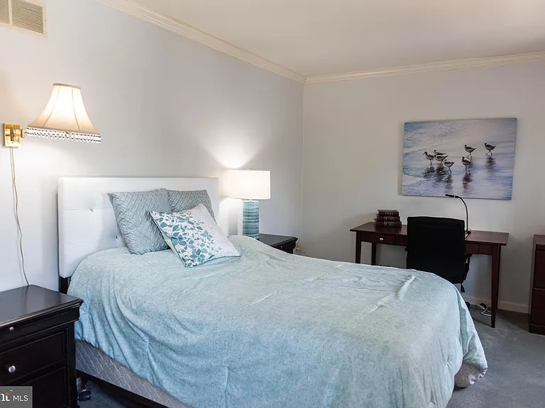 609 Cambridge Ct — Photo 21