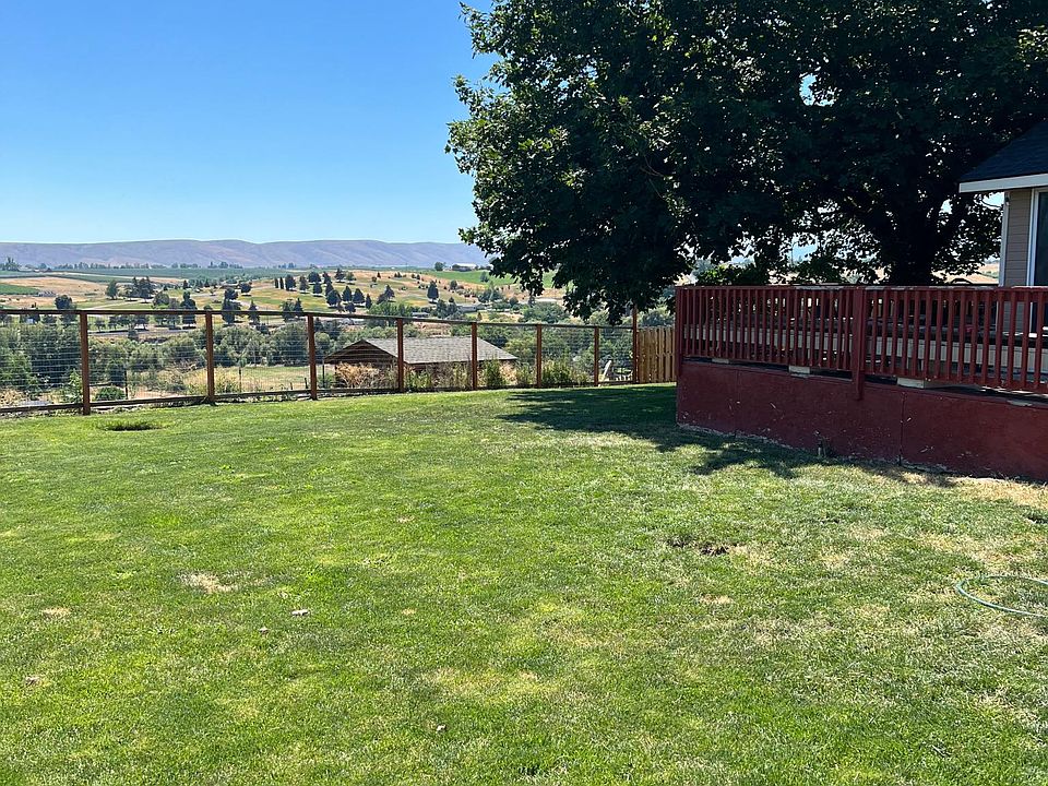 back yard fully fenced