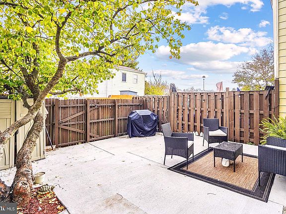 5th image of 8856 Teakwood Ct