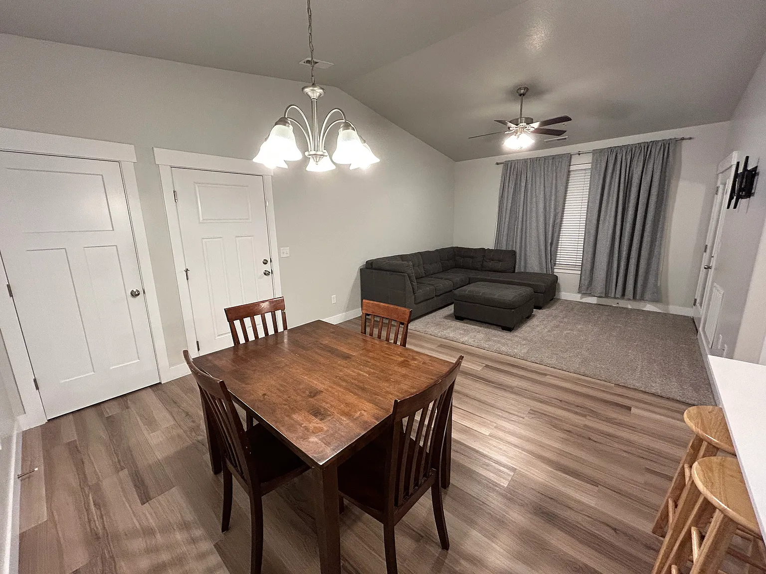 3 bed, 1285 sqft, $2,000 — Photo 3