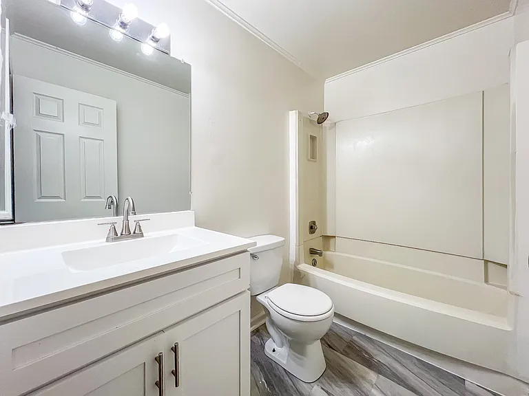 7 Fox Hill Dr #7 — Photo 9