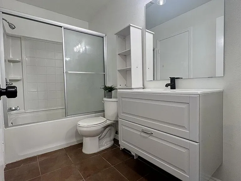 1106 Cleghorn Dr #D — Photo 6