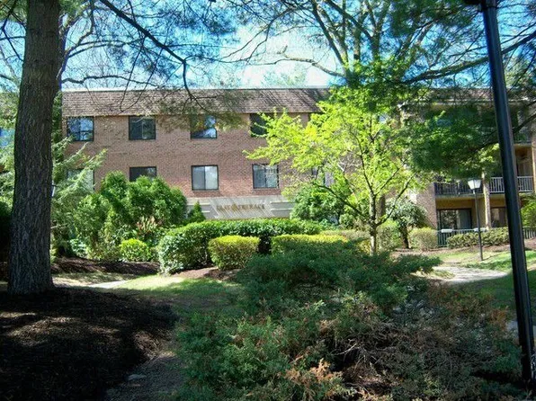 1650 Oakwood Dr #212, Penn Valley, PA 19072