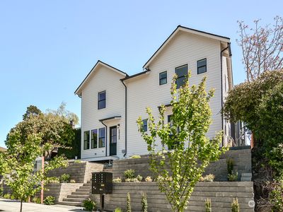 5932 B 44th Avenue SW, Seattle, WA, 98136