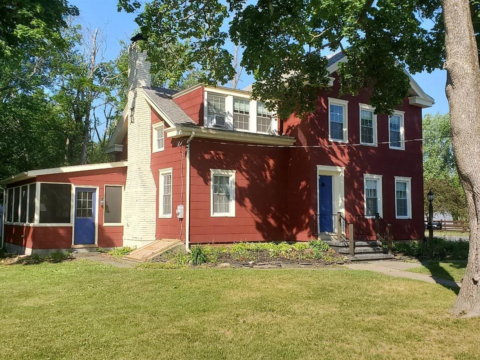 1st image of 104 Mansion St