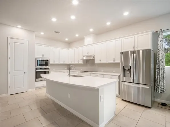 5640 Trevesta Pl, Palmetto, FL 34221