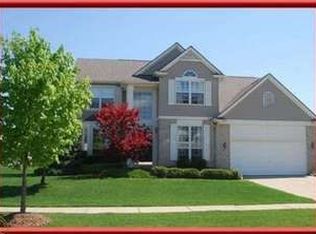 1158 Chestnut Ln, South Lyon, MI