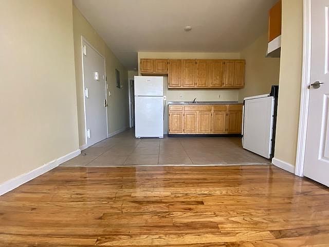 1st image of 288 Riverdale Ave