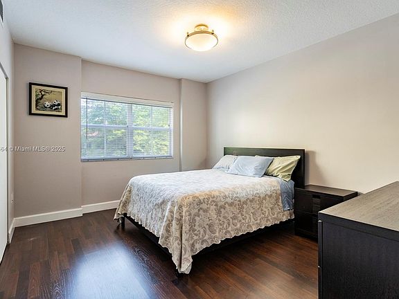 3rd image of 118 Zamora Ave APT 201